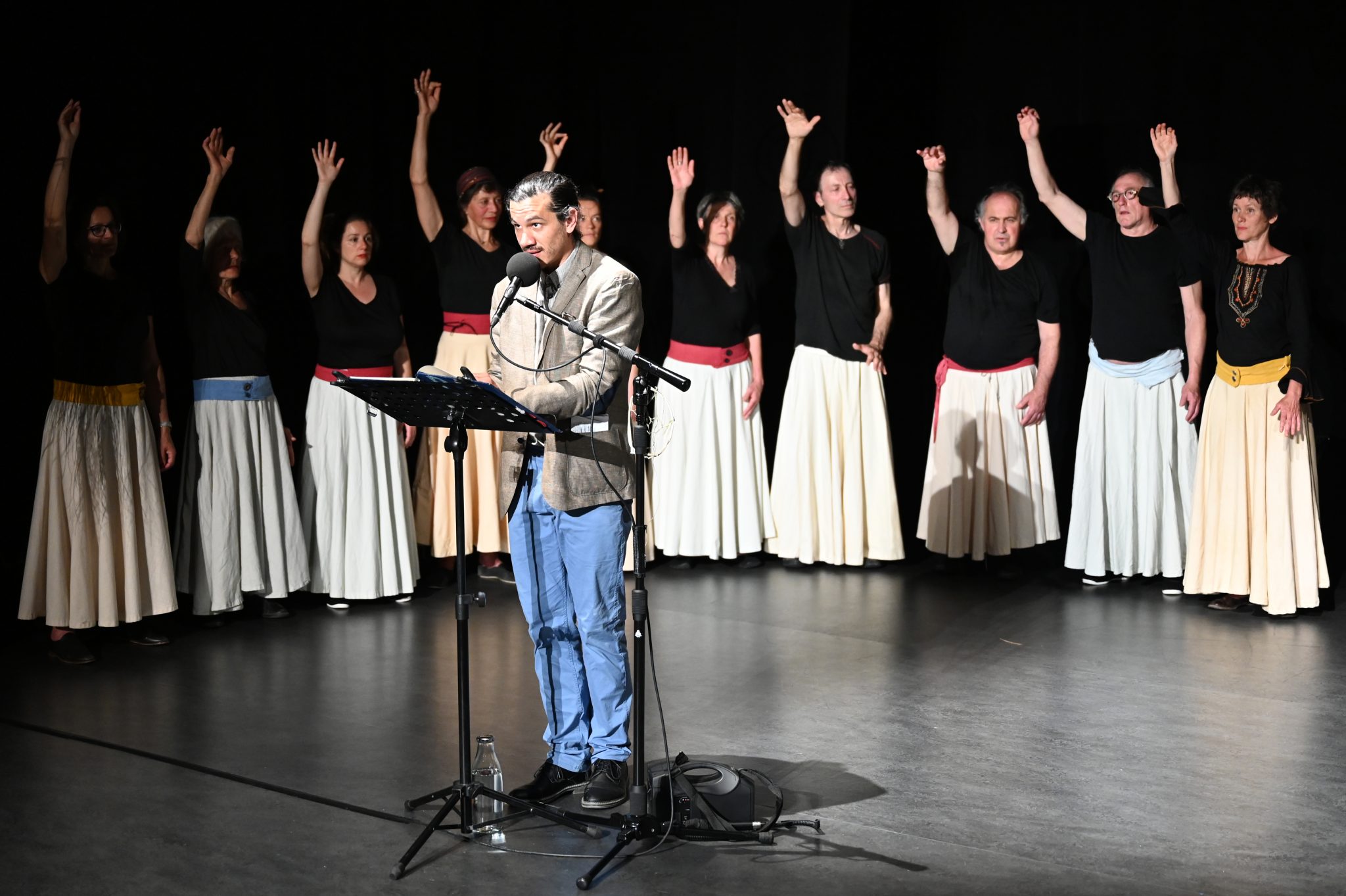 lecture des rêves, linguiste (Yoann Jouneau), St. Julien Chapteuil, juin 2023, photo Cécilia Grand